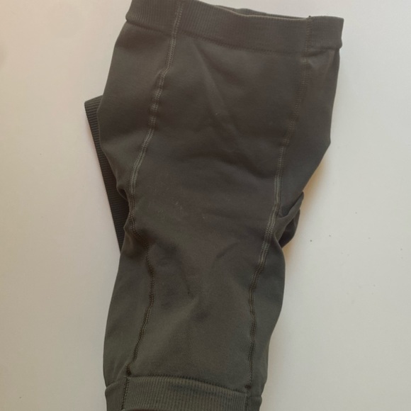 Lululemon Sculpt Shorts - Picture 6 of 7